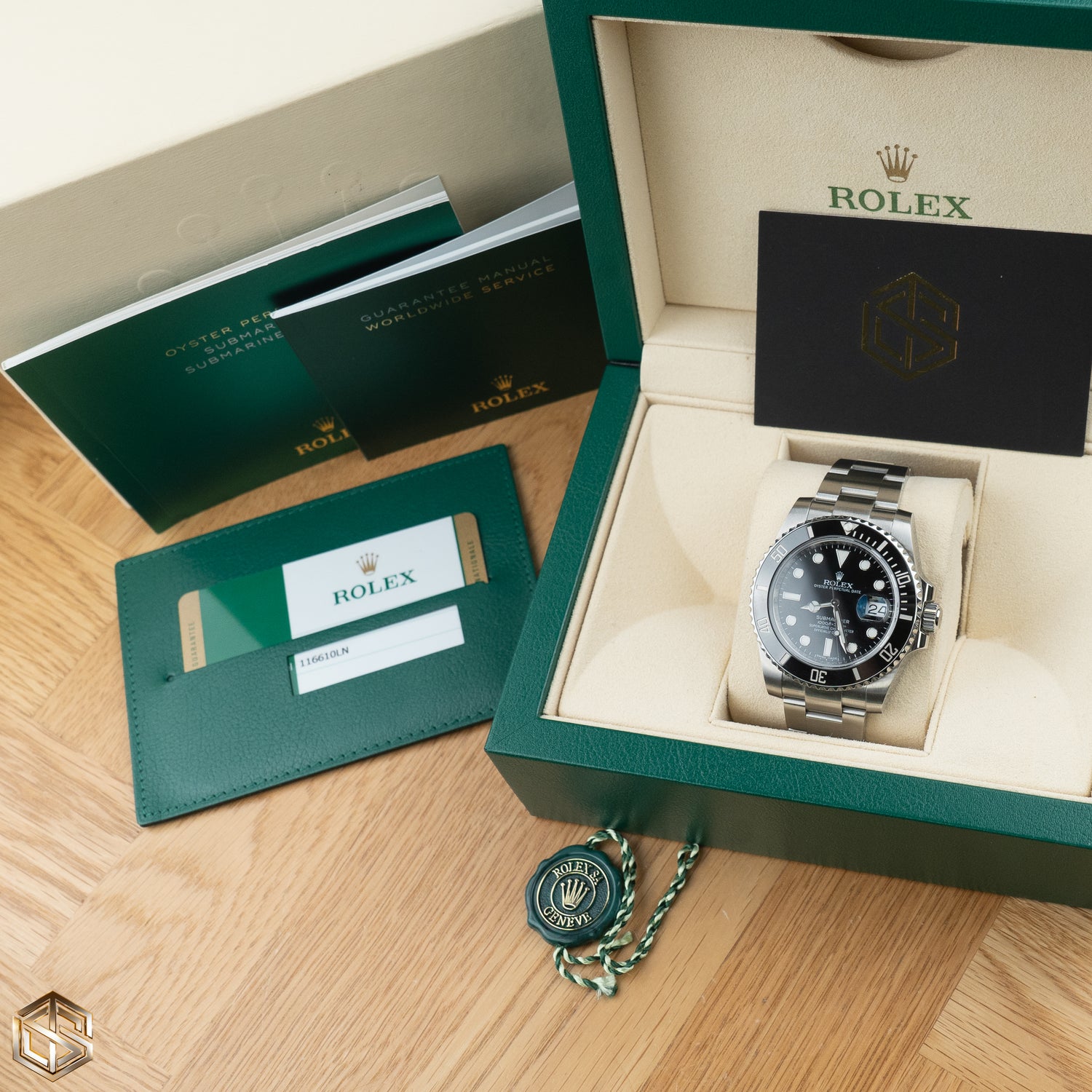 Rolex 116610LN UNWORN Submariner Date Discontinued 40mm 2018 Full Set Watch