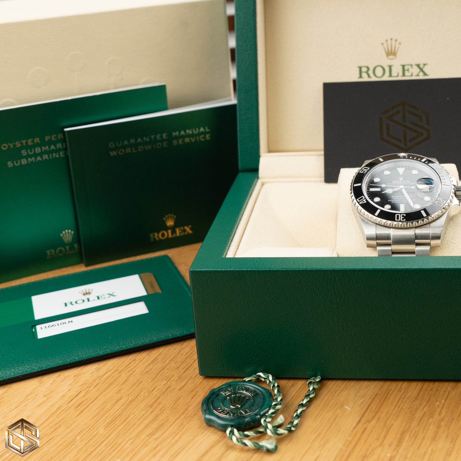 Rolex 116610LN UNWORN Submariner Date Discontinued 40mm 2018 Full Set Watch