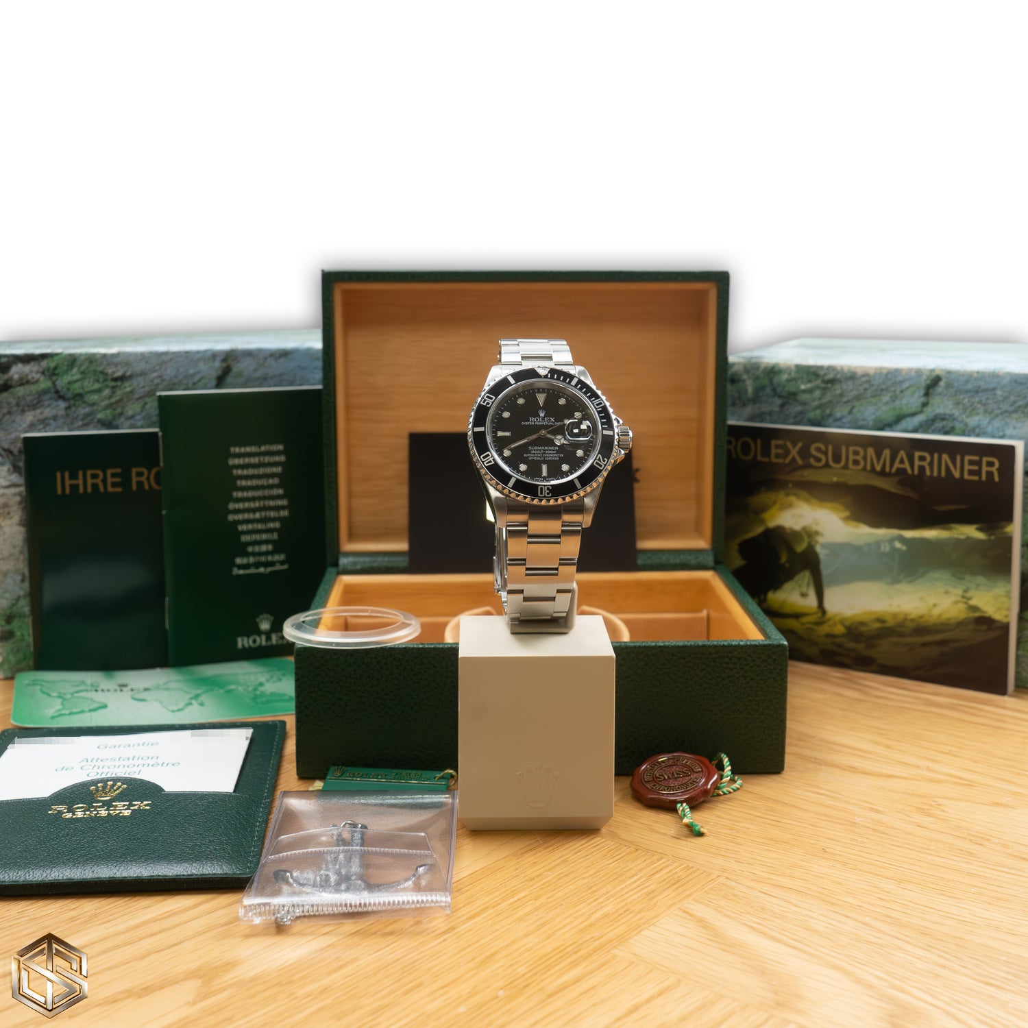 Rolex 16610 Submariner Date 40mm 2004 Serviced 2020 Watch