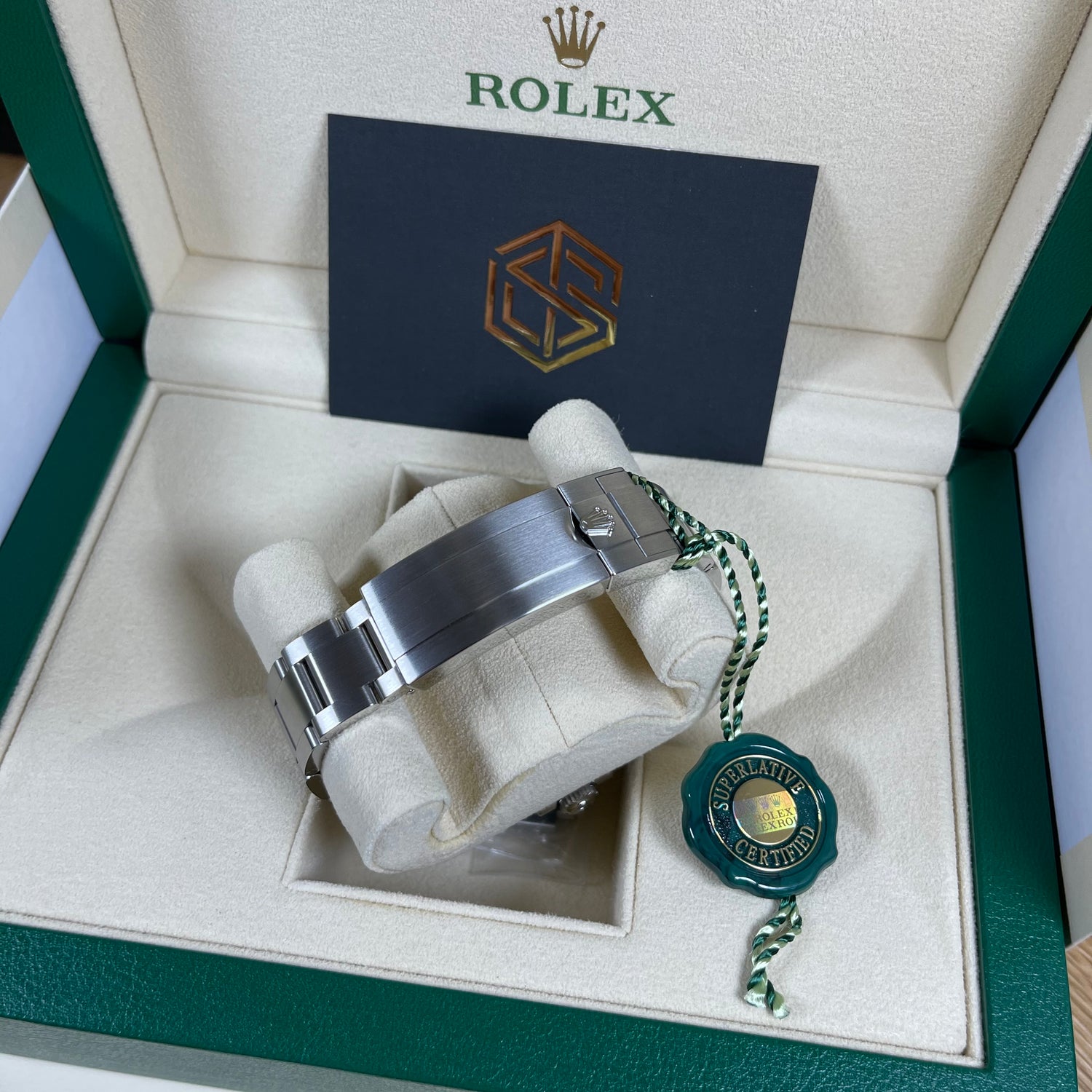 Rolex Submariner Date Hulk 116610LV Mint Condition 2019 Full Set Watch