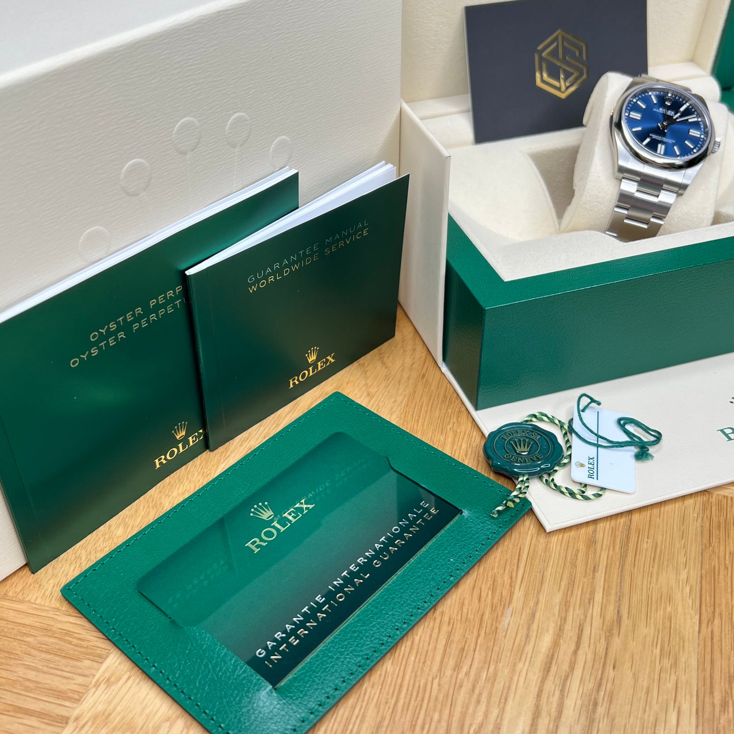 Rolex 124300 Oyster Perpetual 41 Blue Dial 2023 Full Set Watch - SwissTimepieces