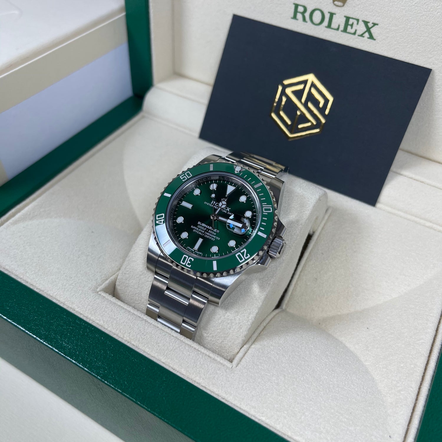 Rolex Submariner Date Hulk 116610LV Mint Condition 2020 Full Set Watch