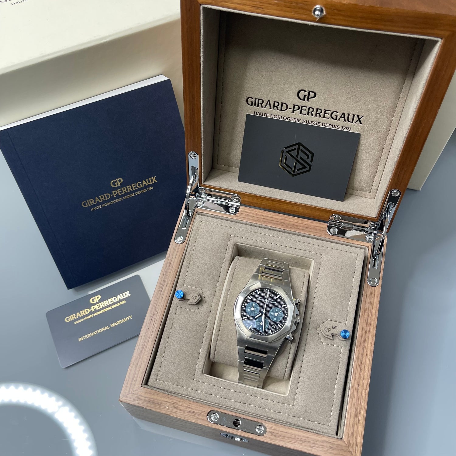 Girard Perregaux Laureato Chronograph 81020-11-631-11A 2019 Watch