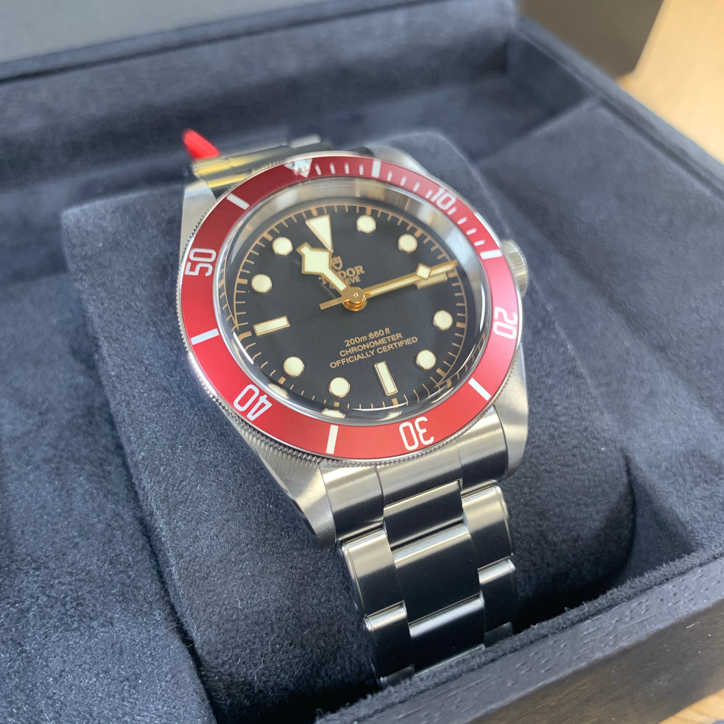 Tudor black bay red on sale bezel